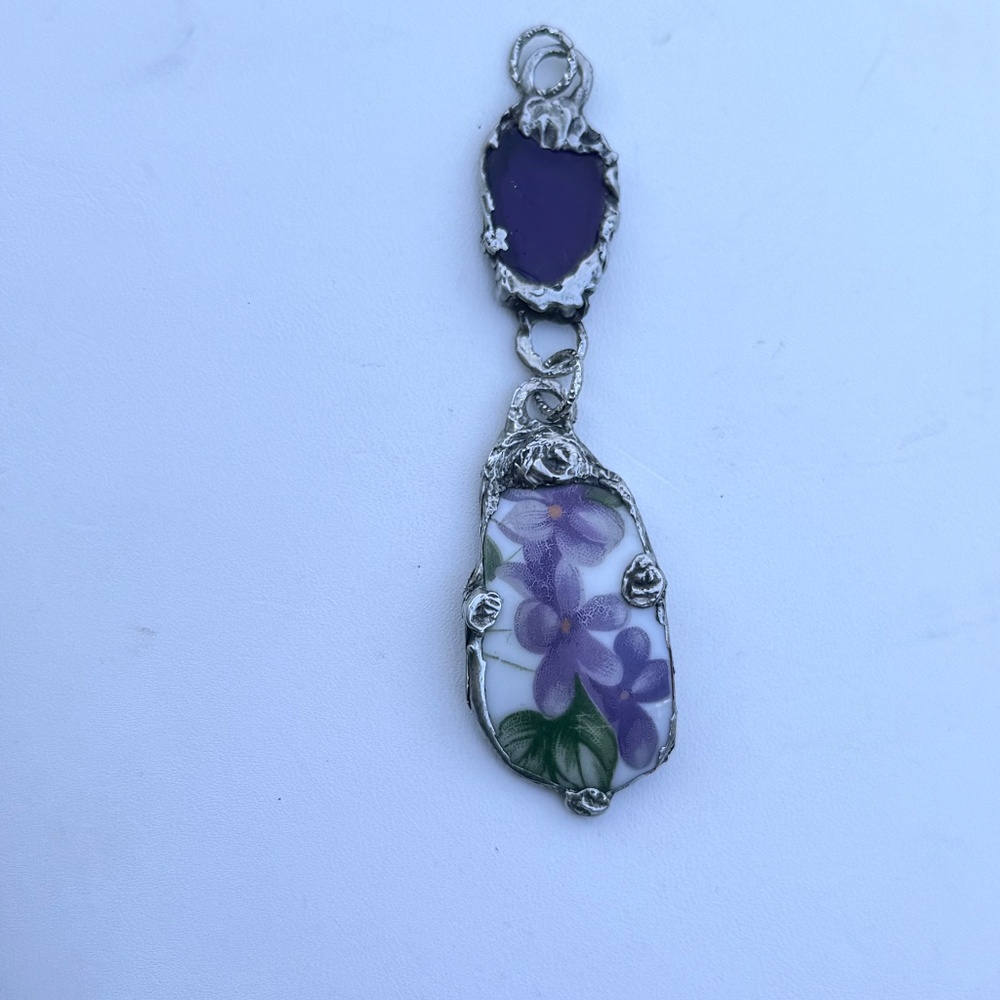 Violets Broken China & Sea Glass Artisan Silver-Blend Metalwork Bezel Pendant - Picture 14 of 16